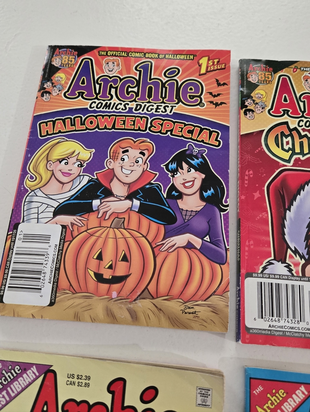 2 Archie Digest Comics Halloween Special Christmas 2 Archie Digest Magazines - Picture 3 of 9